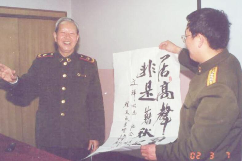 中國科學院院長白春禮院士與胡文祥及其戰(zhàn)友合影